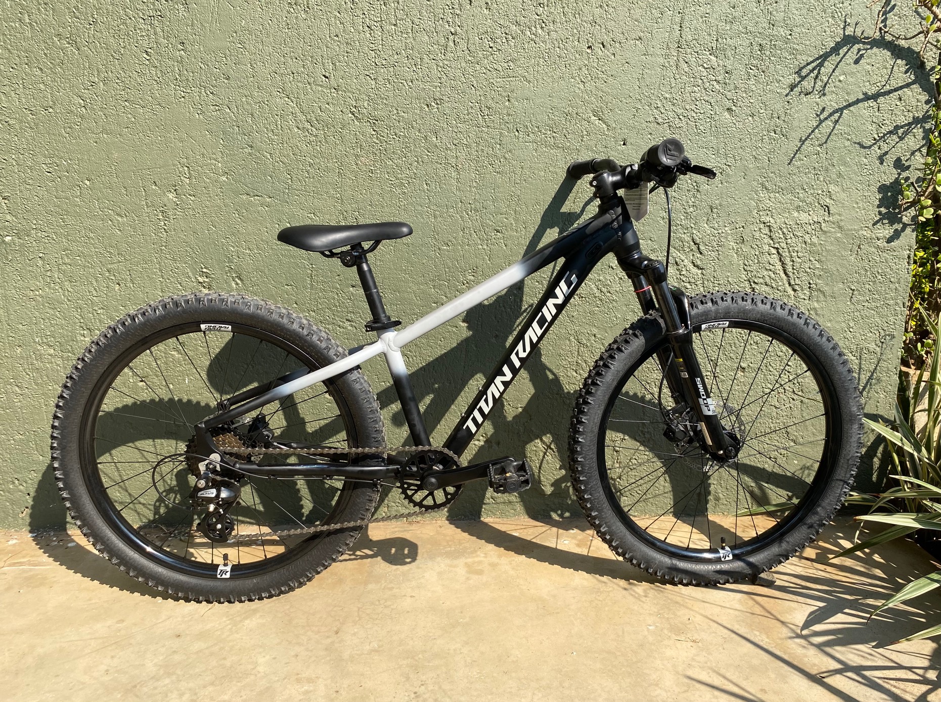 24 inch Titan Drone Childrens Bicycle (C2)